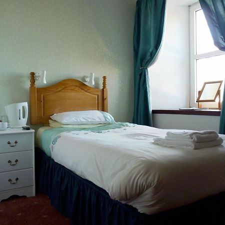 The Brown Trout Hotel Watten Bagian luar foto