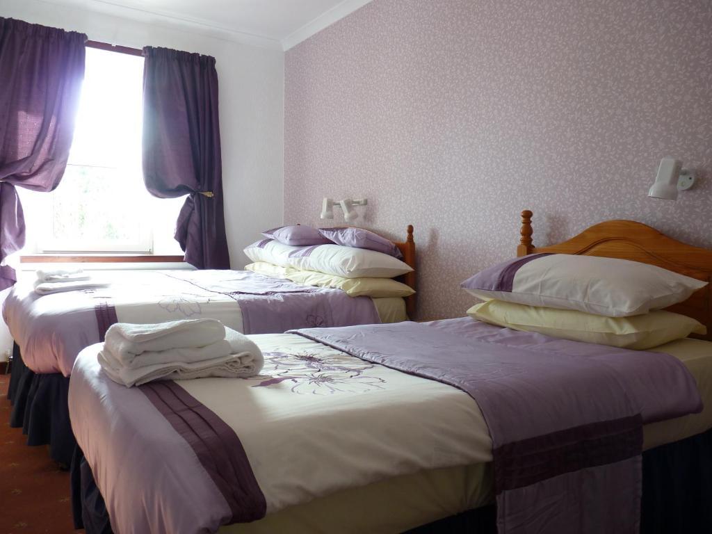 The Brown Trout Hotel Watten Ruang foto